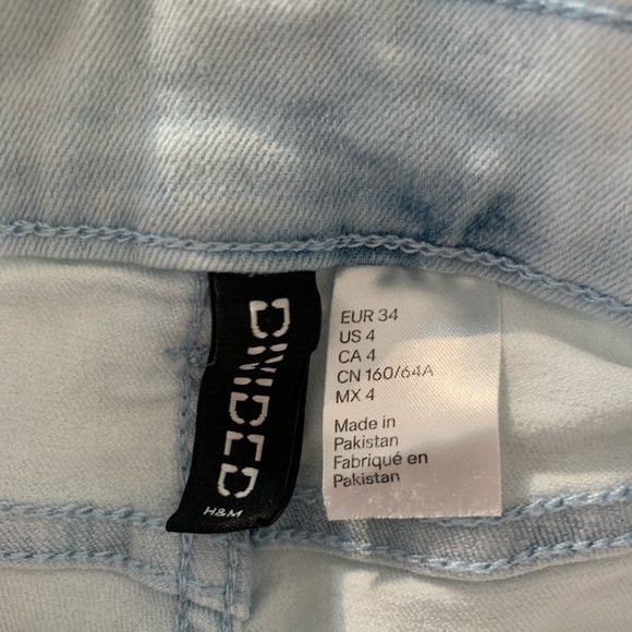 Shorts - Picture 7 of 8